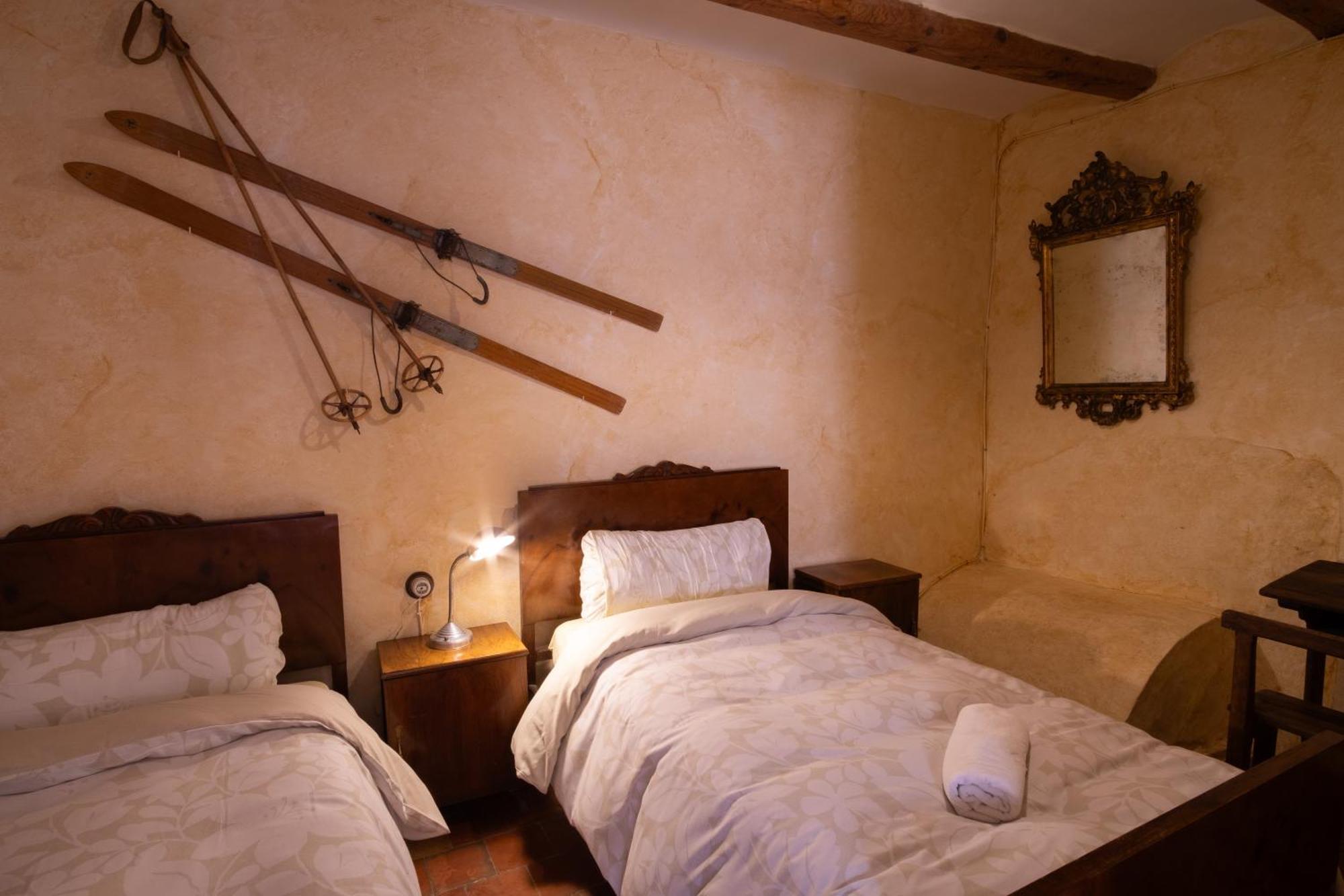 La Casa Amarilla Villa Рубиелос де Мора Екстериор снимка
